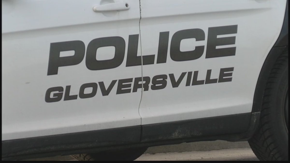 #Gloversville PD investigating after body found near Cayadutta Creek trib.al/yTm60DW
