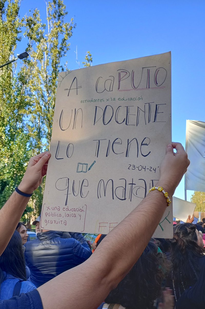 Jbeucher03's tweet photo. @Sebilox Sumo algunos de Mendoza! Los dos primeros son dos personas de tercera edad, ell@s nunca dejan de luchar por la patria!🩵 https://t.co/88vlYdcggq