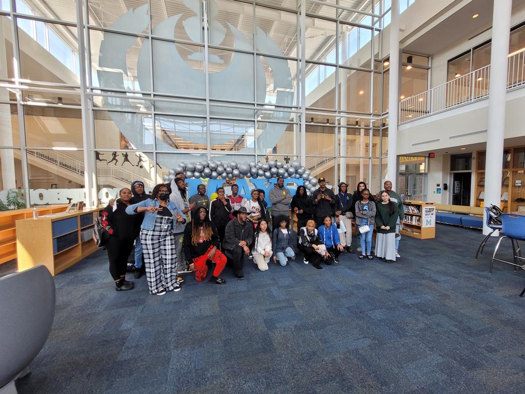 smithclass128's tweet image. Today on The Hill: National Poetry Month owes us Nothing! Mays Readers and Aspiring Poets are being #DopeWoke once again as they Welcome Reading with a Rapper Literacy Initiative reviewing  Figurative Devices in Lyrics and Engaging with Lyricists!  @ReadingWARapper is Lit 🔥📚🔥!