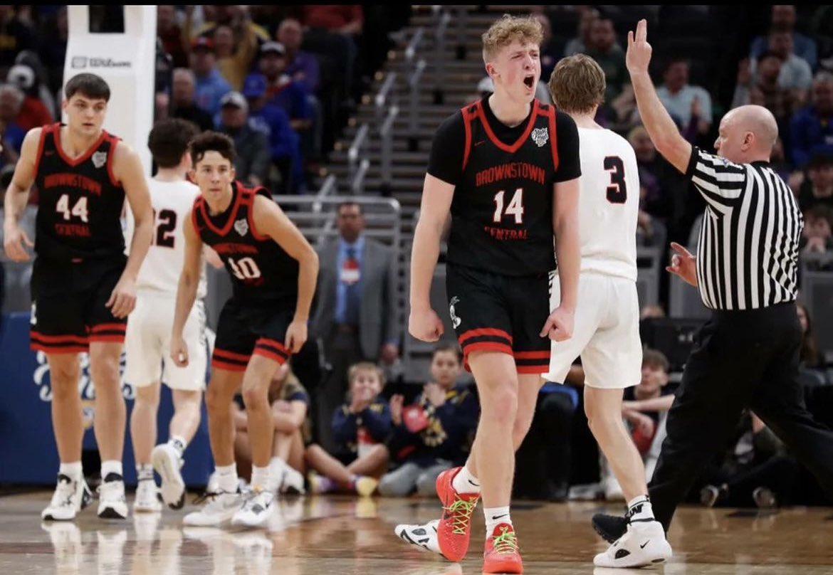 _btownbarstool's tweet photo. Congrats to Flory but Jack is, 
-11th all time scoring in the state (missed double digit games in hs) 
-3x sectional champ
-2x regional champ
-State champ
-Leads every stat other than rebounds and blocks 
In what world does he not win Mr. Basketball? Biggest snub of all time https://t.co/X2i0B6SYjP