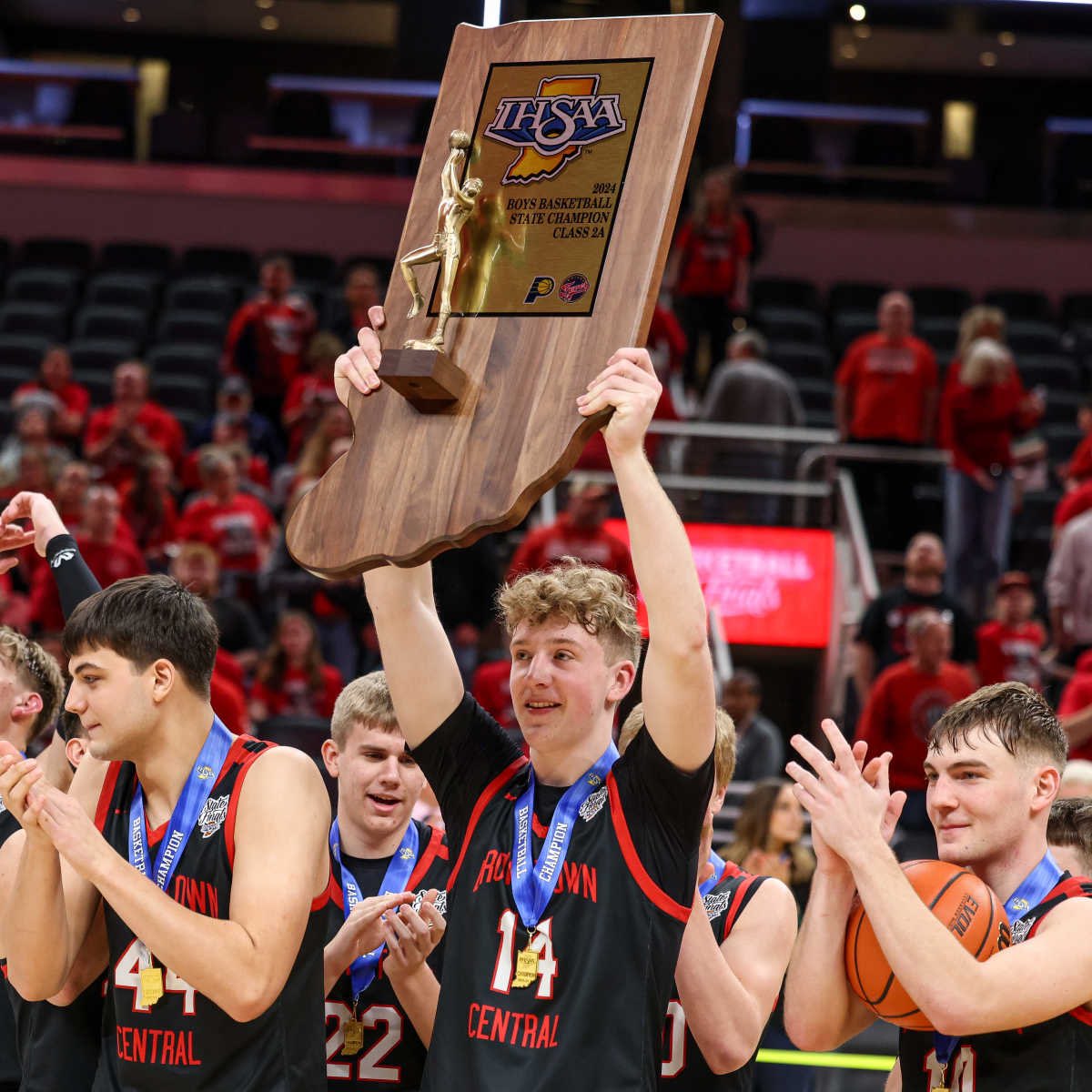Congrats to Flory but Jack is, 
-11th all time scoring in the state (missed double digit games in hs) 
-3x sectional champ
-2x regional champ
-State champ
-Leads every stat other than rebounds and blocks 
In what world does he not win Mr. Basketball? Biggest snub of all time