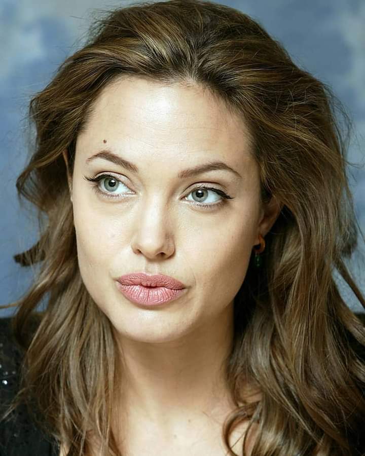 Angelinavojolie's tweet image. #AngelinaJolie
