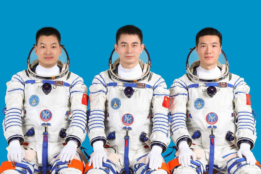 Chinese #astronauts Ye Guangfu, Li Cong and Li Guangsu will carry out the Shenzhou-18 crewed spaceflight mission, and Ye will be the commander, the China Manned Space Agency announced at a press conference on April 23. #China