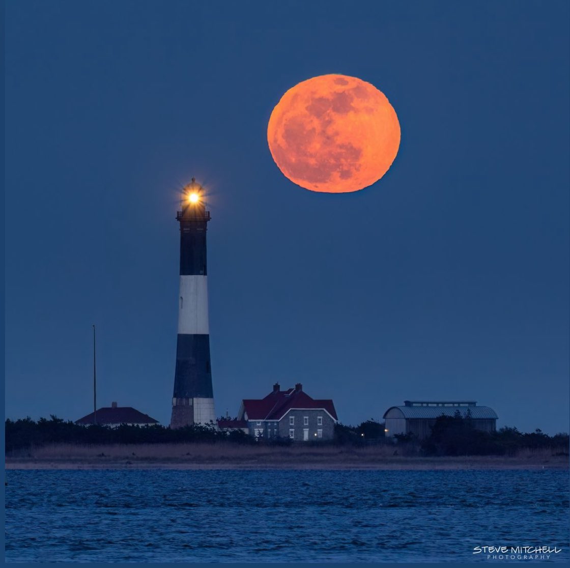 Full Pink Moon and Fire Island Lighthouse by Steve Mitchell! 🌕🙌 @News12LI