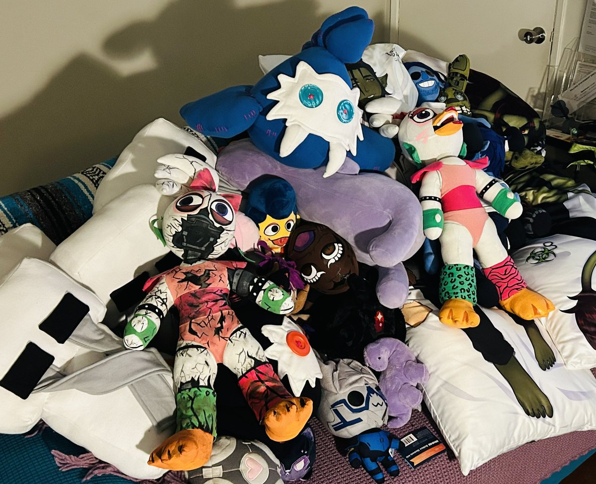 cloudimaker's tweet photo. You pull up to your dates apartment and this greets you, wyd https://t.co/GrWqnDm7SH
