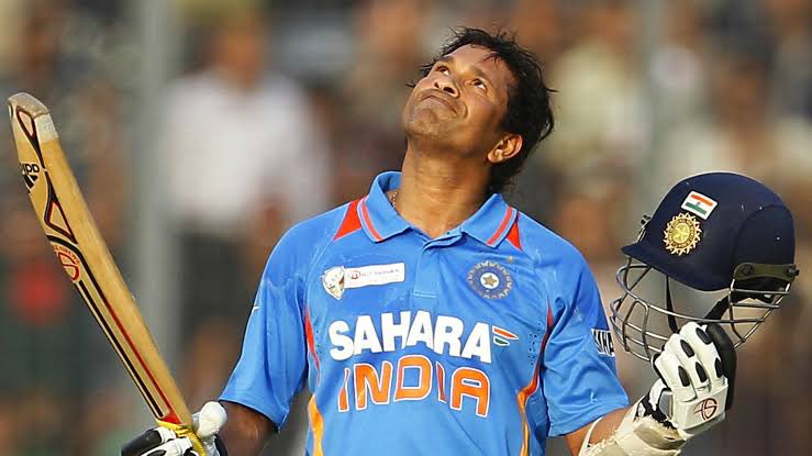 People throw stones at you and you convert them into milestones.” “Don't stop chasing your dreams, because dreams do come true.”- @sachin_rt 18,426 ODI runs. 15,921 Test runs. 51 Test centuries. 49 ODI centuries. 201 International wickets. 2011 World Cup winner. In our teens