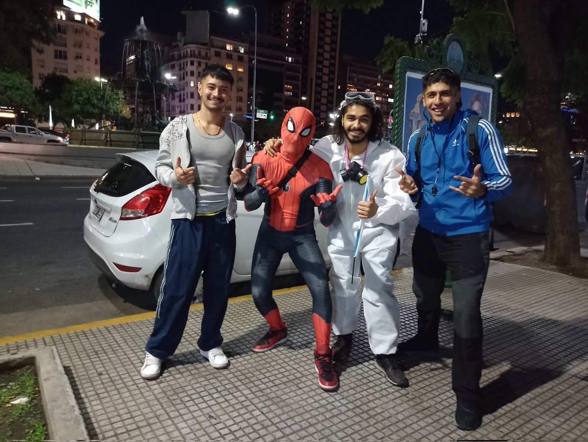 MattVillain02's tweet photo. @parkavioleta Es más, me saque una foto con el y todo kjj https://t.co/8q7VSlYY56