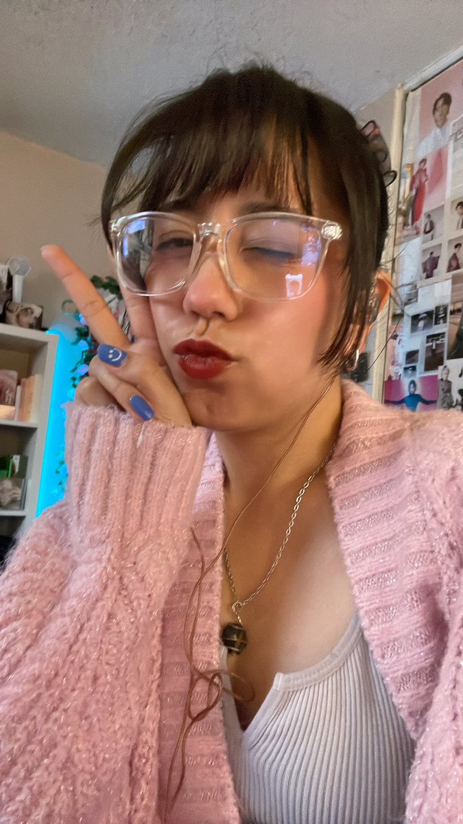 IM BACK TO STREAMING AFTER MY BDAY VACATION! 🥰

Who else is ready for more KPOP and Cozies??? We got a jam packed KPOP Corner tonight before we continue with some more #MoonstoneIsland 💖