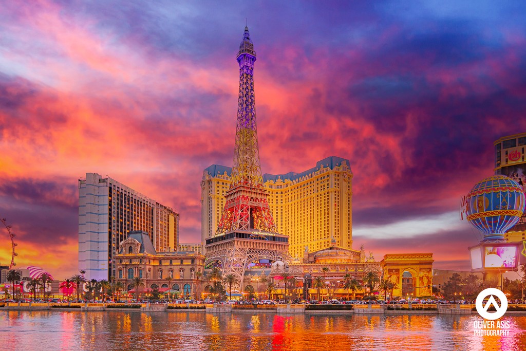 Paris Las Vegas

#lasvegas #visitlasvegas #parisLasVegas #architecture #archdaily #vivalasvegas