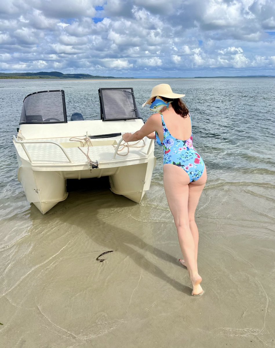 🐠🐠🐠
Happy #HumpDay 🛥️⚓️🐠 

First time on #MoretonBay and it was beautiful 💙
#OutdoorAdventures