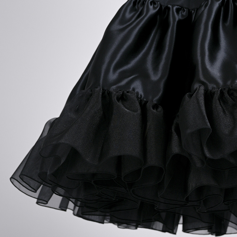【Pick up】おでかけパニエ　ブラック ウエスト部分のゴムを折り返すことで、容易に長さの調節が可能な構造になっています。 スカートの裾からパニエを少し出して合わせても可愛く、いつものスカートがパニエを履くだけで華やかにシルエットチェンジ♪ nos-project.jp/view/item/0000…
