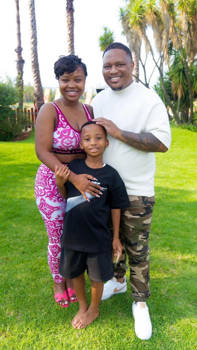 Musa_Khawula's tweet photo. Sithelo Shozi with her first baby daddy Lord Phil Maseko and their son Makhosonke Maseko. https://t.co/oDVzEMQoz5
