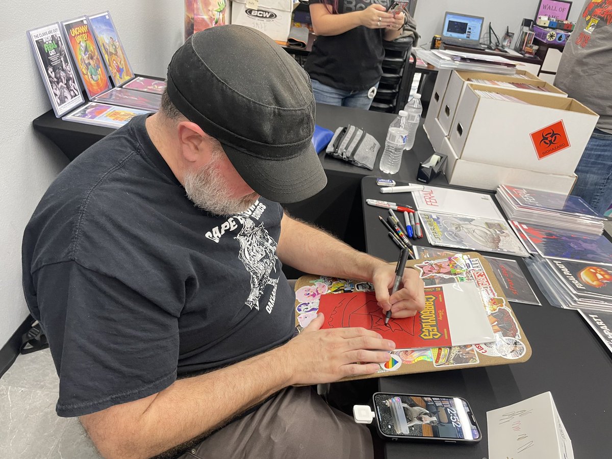 Tony Fleecs tweet media