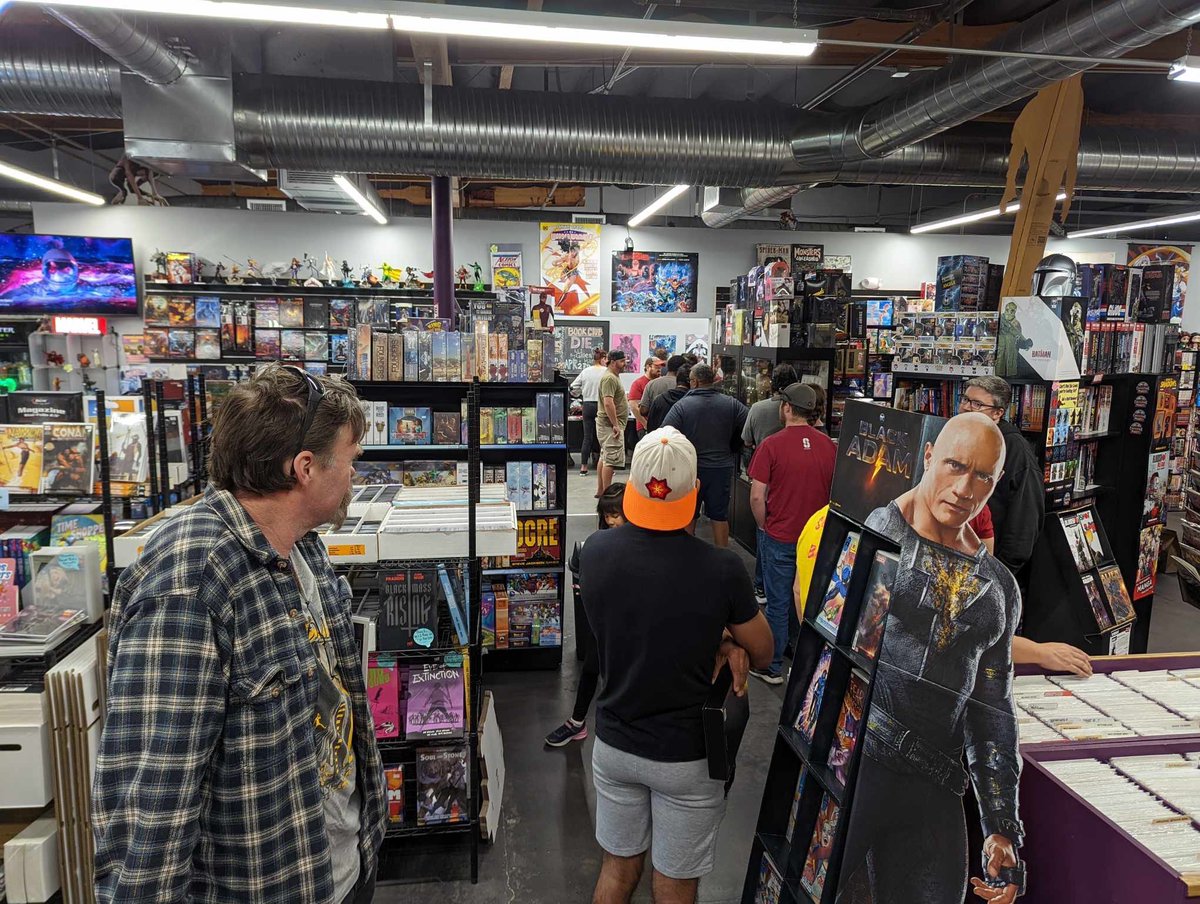 Tony Fleecs (@tonyfleecs) on Twitter photo What a turnout! Saturdays signing at <a href="/KnowhereGC/">Knowhere GamesComics</a> blew me away! That store might be home to the #1 fanbase for Feral and Uncanny Valley! Big thanks to everyone that came out and thank you to Knowhere for hosting me! What a turnout! Saturdays signing at <a href="/KnowhereGC/">Knowhere GamesComics</a> blew me away! That store might be home to the #1 fanbase for Feral and Uncanny Valley! Big thanks to everyone that came out and thank you to Knowhere for hosting me!