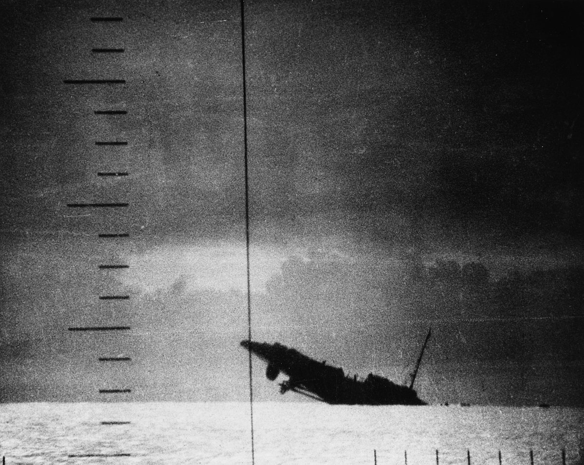#OTD in 1943, the Sargo-class submarine USS Seawolf torpedoed Patrol Boat No. 39 in the Philippine Sea. The last moments of the Japanese ship were photographed through the Seawolf's periscope.
