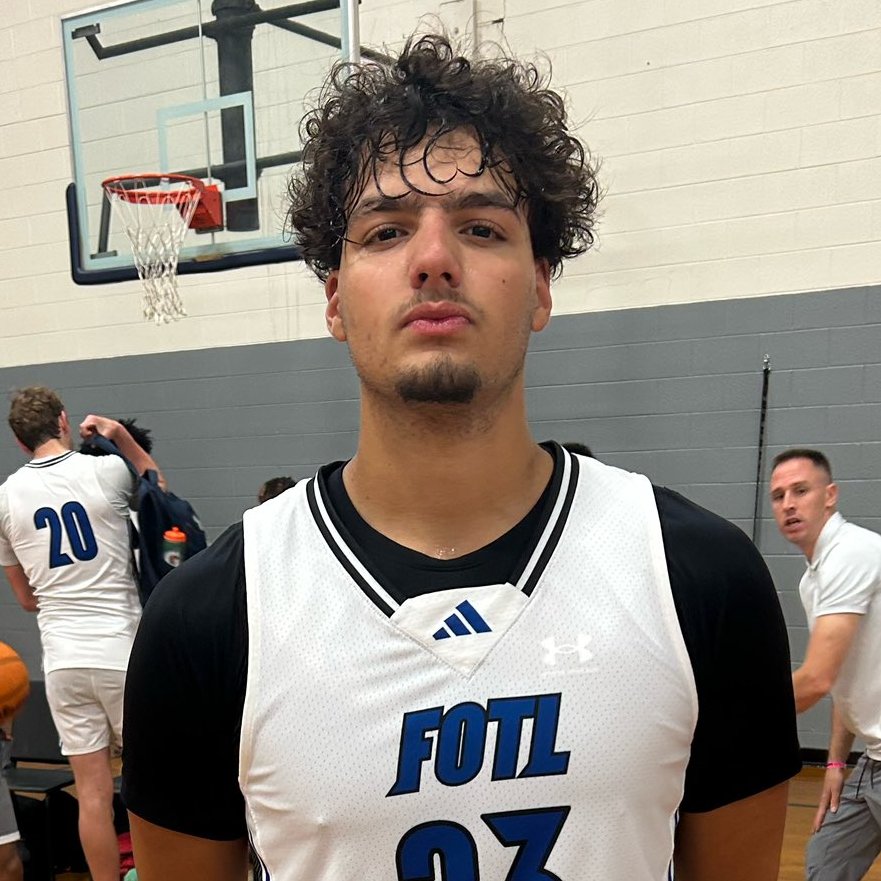 Shun Williams (@ontheradarhoops) on Twitter photo '24 Timo George makes the day 1 Standout list from Summer Jam.
He is a mis-match player with size, strength and a diverse skill set. He stuffed the stat sheet with FOTL.
<a href="/KyleSandy355/">Kyle Sandy</a> tells us more:
ontheradarhoops.com/otr-hoops-kyle… '24 Timo George makes the day 1 Standout list from Summer Jam.
He is a mis-match player with size, strength and a diverse skill set. He stuffed the stat sheet with FOTL.
<a href="/KyleSandy355/">Kyle Sandy</a> tells us more:
ontheradarhoops.com/otr-hoops-kyle…