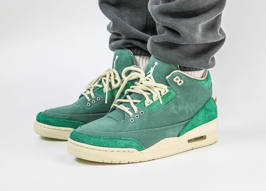 SBDetroit's tweet photo. ON-FEET: Nina Chanel Abney x Air Jordan 3 OG 💸

RELEASE INFO:  https://t.co/St5IihLjhc https://t.co/ooSqp7YcfT