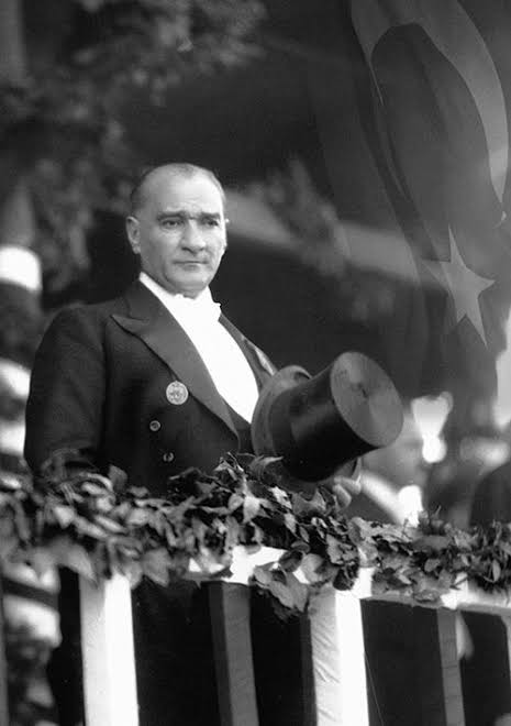 Türk Milletinin istidadı ve kesin kararı medeniyet yolunda, durmadan, yılmadan ilerlemektir. Mustafa Kemal ATATÜRK #KalpDuranaKadarATAM #GüneAtatürkileBaşla #AtatürküÇokSeviyorum #AtatürkleKazandık #YaşasınHürVeBağımsızTürkMilleti 🍃☕🇹🇷 günaydın M u t l u s a b a h l a r