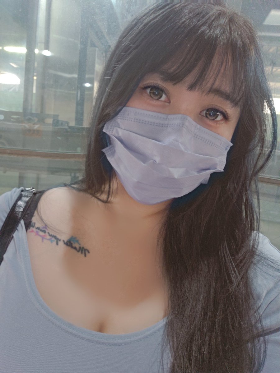 上班的樣子🙂我討厭下雨 https://t.co/BR51jA4X8B