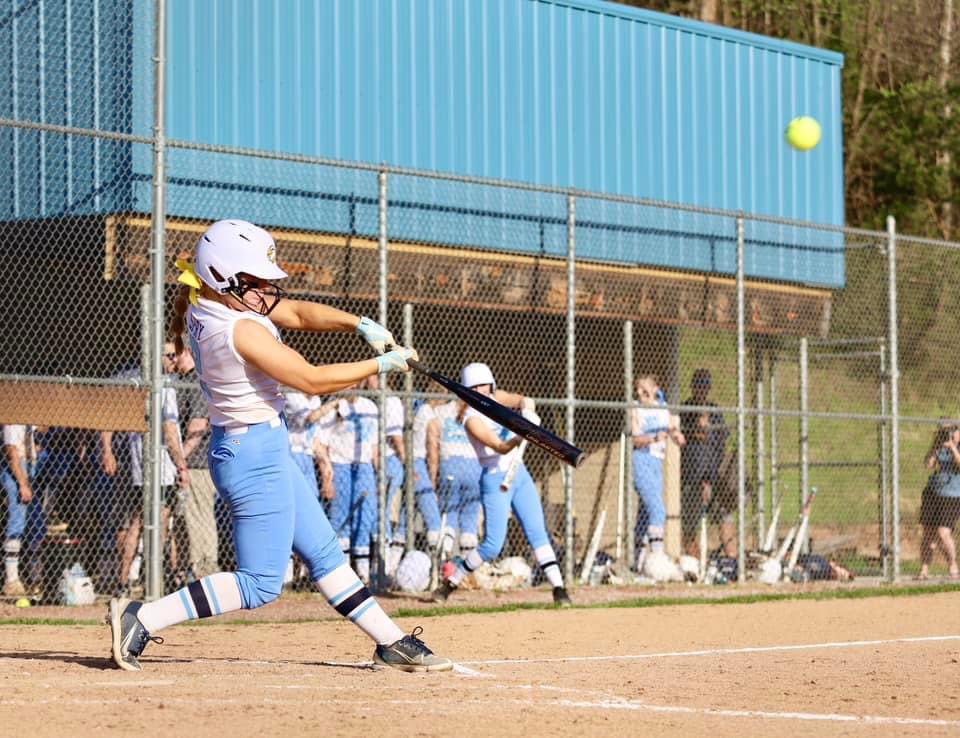 🙌🏻🙌🏻🙌🏻ONE HUNDRED🙌🏻🙌🏻🙌🏻
Congratulations <a href="/kategspry/">kate spry</a>  on your 100th Hit!! 💙🥎