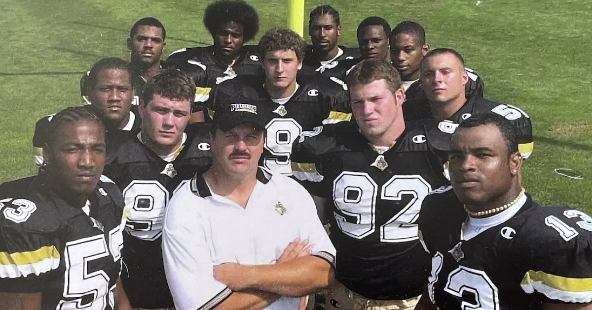 It began with Nick Hardwick and continued with Stuart Schweigert. By the time the 2004 NFL draft finished, nine Purdue players had been selected. Brock Spack looks back on the 20th anniversary of arguably the best draft class in Purdue history. on3.com/teams/purdue-b…