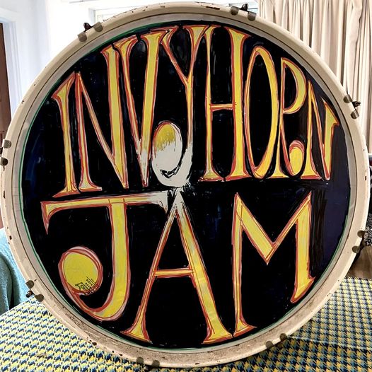 #InvyHornJam is an active, community-oriented street band that specializes in improvised, participatory horn-based music for public performances and events.

#supportlivemusic