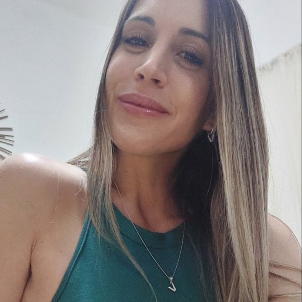 ValeConsolani's tweet photo. #NuevaFotoDePerfil https://t.co/0uWVXhPenf