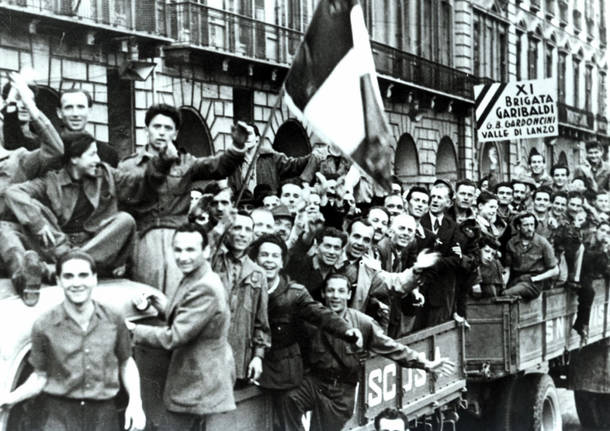 Era giunta l’ora di resistere; era giunta l’ora di essere uomini

Piero Calamandrei

#NellaResistenza per #VentagliDiParole 

@VentagliP