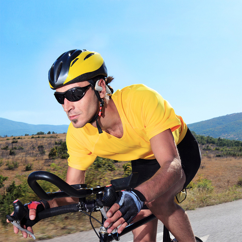 Langsdom's tweet image. Feel the wind, set the pace! 🚴💨 Hit the road with Langsdom Opetec Race 4 earphones – your perfect ride companion. Let the breeze sing in harmony with your beats as you race the sun. 🌞🎶  #headphones #music #langsdom #cycling