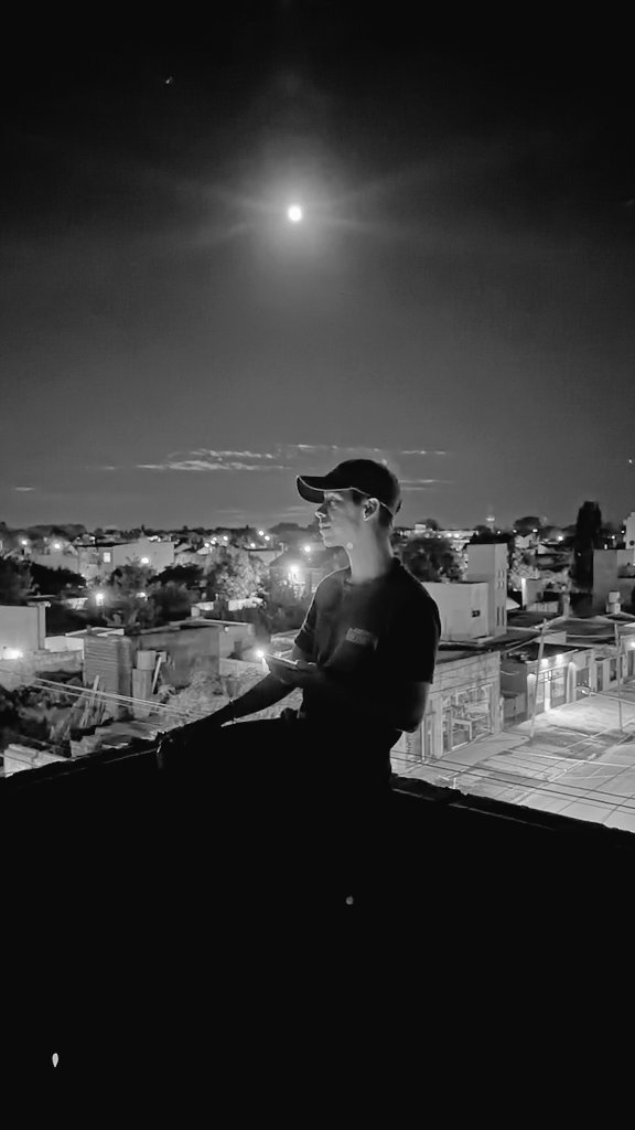 alejoagustinsil's tweet photo. Esta noche ~✨️ Luna Rosa ✨️~ 23-04-24 ~
• NIGHT CAMERA •
#LunaRosa #LunaLlena #LunaClassic #LunarEclipseAU #Lunarisclipse #nightcamera https://t.co/PfhS5t8jVW