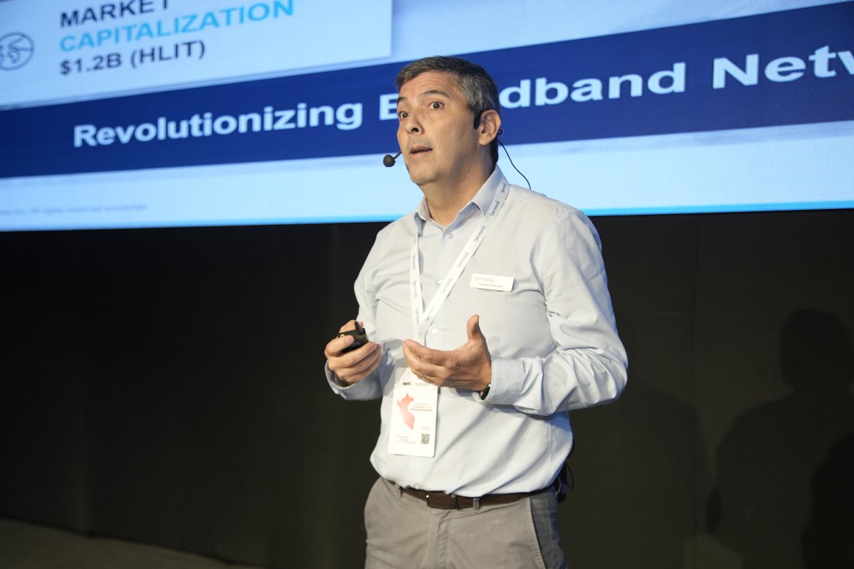 APTCPERU's tweet image. 🌐💡 En la presentación de Gabriel Pimentel sobre &quot;RPHY y OLTs Remotas sobre Core Virtualizado&quot;, se exploraron los avances de la virtualización de funciones de red.

#LaCumbreDelasTelecomunicaciones #Liderazgo #Innovación