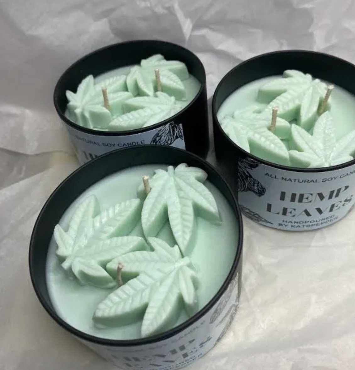 Our #organic soy wax hemp #candles are handcrafted in small batches and designed to provide a natural and soothing ambiance✨ Shop now! sarajaycbd.com/product/hemp-l…