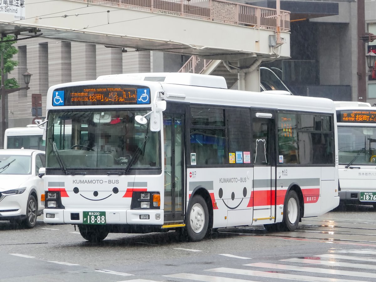 熊本バス1888　←京都市交通局938
PA-LR234J1
京都市バスからのエルガミオ(なのでAT車)
京都市のPA-LRは頸南バス(918)、会津バス(920)に次いで3台目？