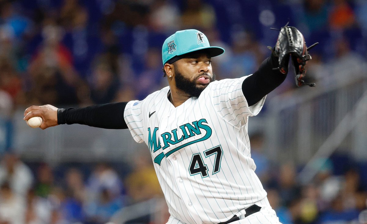 mlbtraderumors's tweet photo. Johnny Cueto inks a minor league deal as he looks to get to the majors for a 17th season
https://t.co/yNHJhOlUV2 https://t.co/ZihmCtB9lF