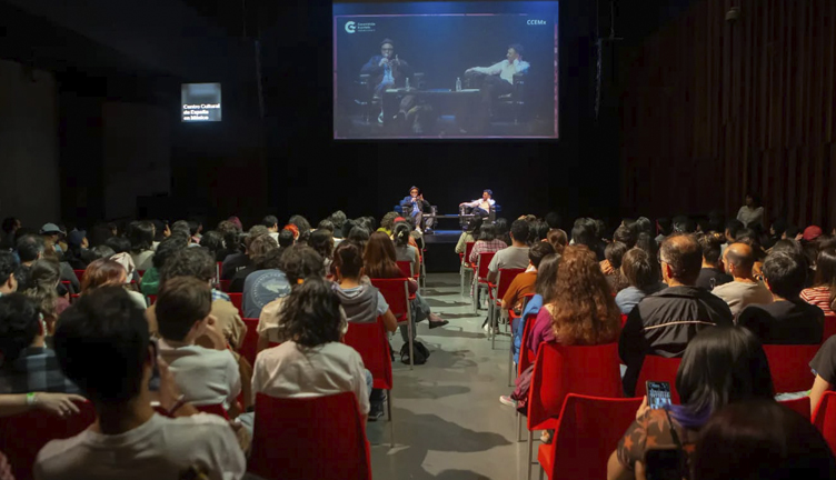 En el marco de las actividades en torno a los @PremiosPLATINO se llevó a cabo el conversatorio 'Escribiendo con Imágenes', donde el director y guionista español Pablo Berger conversó con Pablo Baskht coordinador de FICM Presenta. Leer más 🎬👉 [ bit.ly/3QhEO8R ]