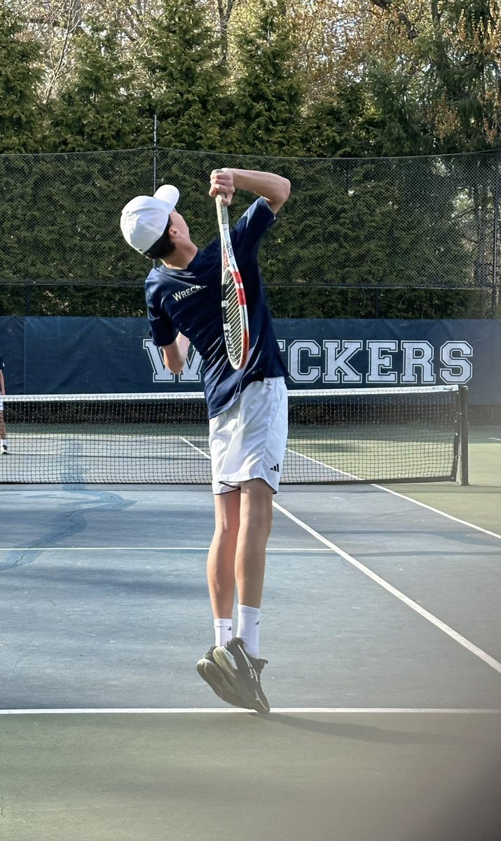 StaplesTennis's tweet photo. Bounce Back win today from tough loss to Greenwich yesterday.
6️⃣-1️⃣ W against Wilton. @pprepzone @GameTimeCT @DaveRuden #cttennis #westportct https://t.co/ZQT17px6TK