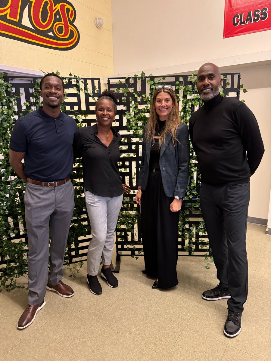 Vista Middle School & Magnets (@vistamiddle) on Twitter photo Today, we came together to debrief our recent Black & African American Student Listening Session. Thank you, <a href="/TyroneCHoward/">Tyrone Howard</a>, for leading today's inspiring conversation and shepherding our growth & vulnerability. <a href="/mspdamonte/">ResedaCharterMSHSPrincipal</a> <a href="/LASchoolsNorth/">LAUSD Region North</a> <a href="/PanoramaCOS/">Panorama City Regional Network - LAUSD</a> Today, we came together to debrief our recent Black & African American Student Listening Session. Thank you, <a href="/TyroneCHoward/">Tyrone Howard</a>, for leading today's inspiring conversation and shepherding our growth & vulnerability. <a href="/mspdamonte/">ResedaCharterMSHSPrincipal</a> <a href="/LASchoolsNorth/">LAUSD Region North</a> <a href="/PanoramaCOS/">Panorama City Regional Network - LAUSD</a>