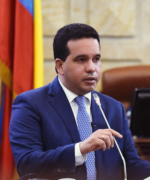 mateocardonah's tweet photo. Estas joyitas del PConservador ayudaron a pasar la reforma pensional en Senado haciendo quórum: Carlos Andrés Trujillo, Liliana Benavides y Miguel Ángel Barreto. La semana pasada tuvieron reunión a solas con Petro.

Amigos, graben sus caras, sus nombres y su partido. https://t.co/k2m9tjfXtE