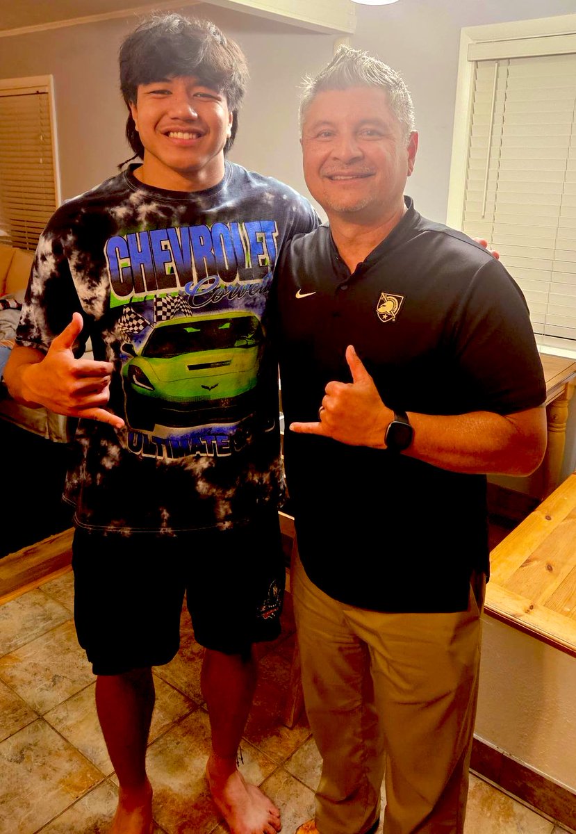 It was amazing evening full of Aloha. Mahalo @CoachSaturnio for visiting and sharing your mana’o’ on @ArmyWP_Football . I’m looking forward to making that trip to New York and meeting @CoachJeffMonken this summer. 🤙🏽 #GoArmy