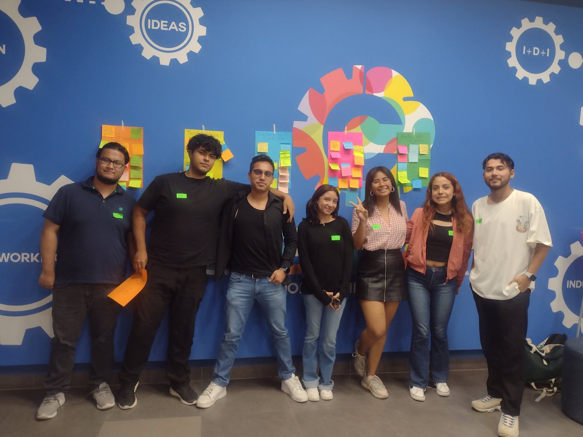 anahitinocot's tweet photo. La tarde de hoy estuvo muy #creativika con la participación de los alumnos de #EVND de @UTLmex  en colaboración con #InnovacionamunicipalLeón en el programa #RetoDigitalLeon450 https://t.co/JwZVFVMAM9