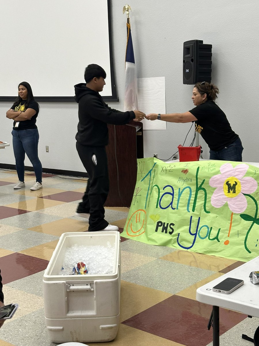 team48rocks's tweet photo. Pics from this past Saturday’s Algebra EOC Camp! Thanks to @phsmats Algebra 1 teachers 💛🖤💛🖤 Kids had a blast preparing for tomorrow’s EOC Staar Test. Thanks to our donors, we gave out 20+ gift cards 💳 We got this 💪🏼💯! @phsmats @JSalgado_PHS @Yesenia08629600 @lidia_mmt https://t.co/apY9Se9spr