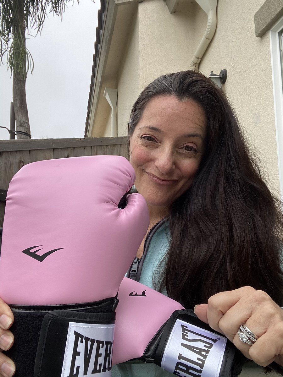 SandraSapol's tweet photo. Starting my #breastcancer #journey #fightlikeagirl #chemo Starts on Tuesday next week. Hair will be shaved this weekend…under MY TERMS.
#prayersplease https://t.co/dYp2H31Eyp