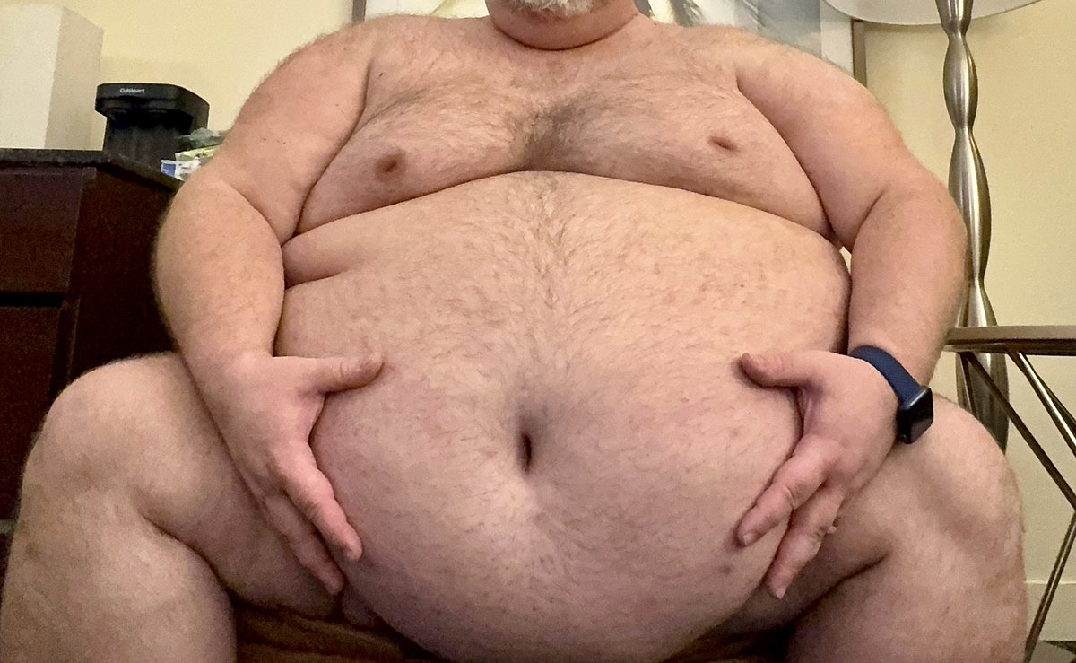 Got to the hotel in time for a #TummyTuesday shot