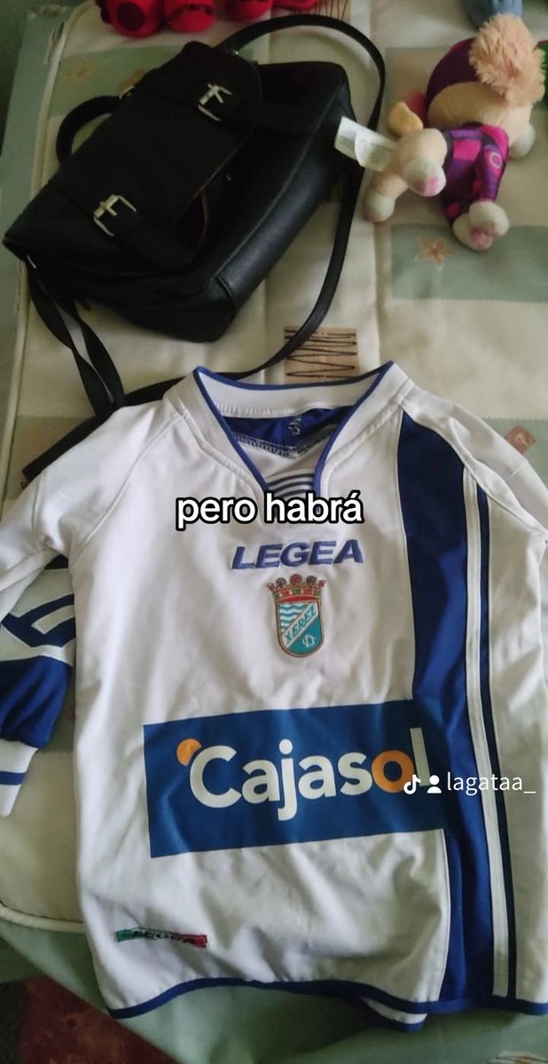 MartaGuerreroF2's tweet photo. Cuando tenga un hijo no diré nada pero habrá señales 😌😍💙🤍⚽
#xerezcd #xerez #jerez #sentimientoazulyblanco #viral https://t.co/SmEnMJ5Y7H