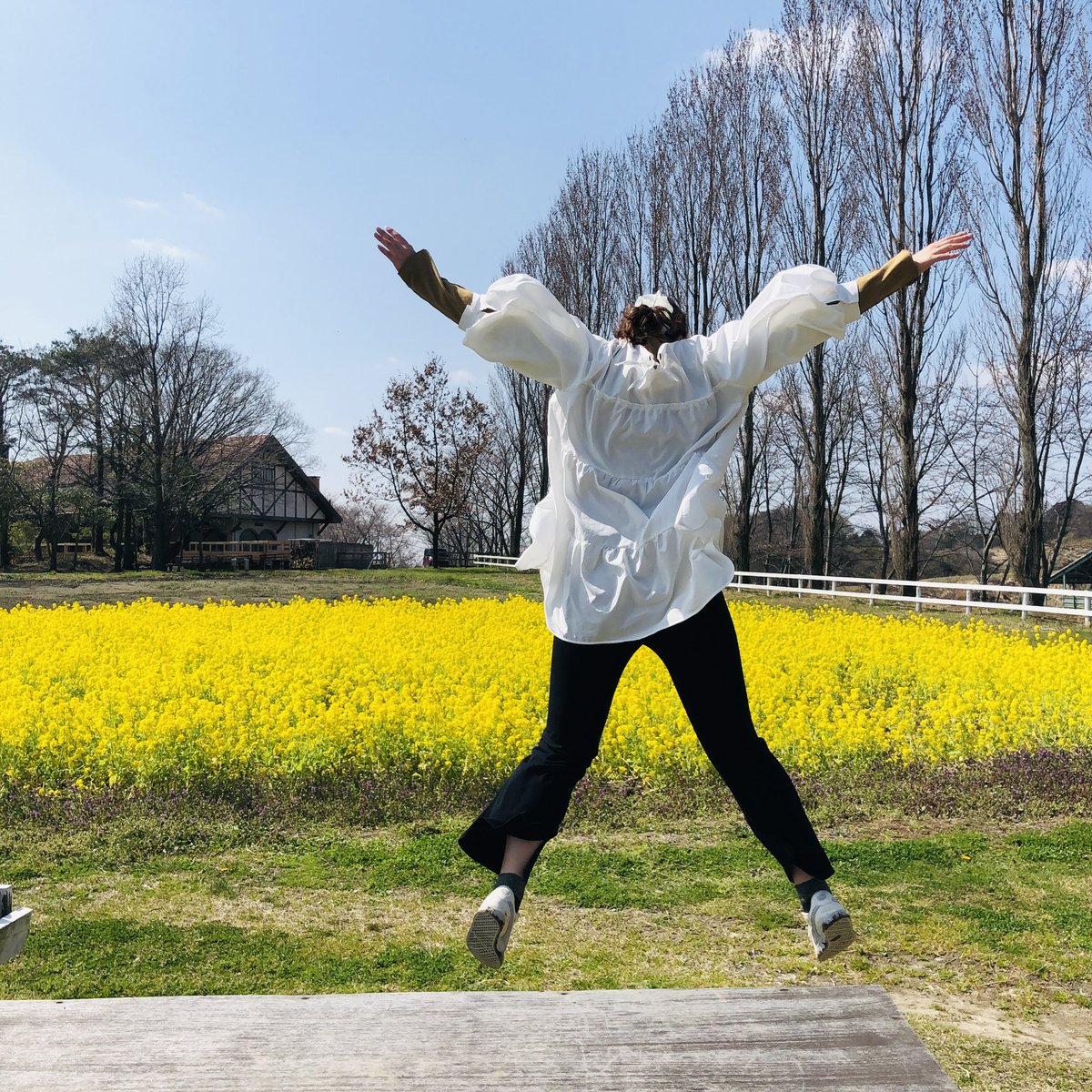 okd_anz24's tweet photo. ◎プロフィール
名前：岡田あんず
年齢：22歳(2024年新卒入社)
所属店舗：イオンモール四條畷
出身：大阪府
好きなもの：お酒(ハイボール)
趣味：一人旅
特技：口笛
特徴：175㌢(覚えやすい、見つけやすい)

接客のプロになります👍 https://t.co/qTa3eWjdTH