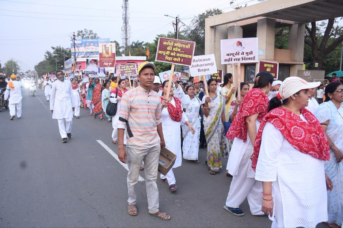 @KajalSindhu1 @YssSpeaks All over India 
✅Rallies are conducted 
✅Dharna are Given 
✅Gyapan are submitted 
But no relief for Hindu Sant
Why Hindu saint not released in past 11 years. Bapuji is evidently innocent & suffering from serious illness. 
#Justice4Bapuji Asap.