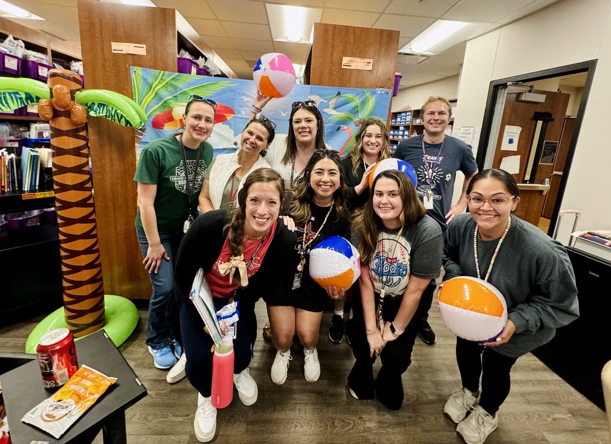 Summer PD sign-up ✅ Thanks to our awesome coaches, <a href="/mrs_mitchell86/">Christina Mitchell</a> &amp; <a href="/matzen_annalisa/">Annalisa Matzen</a> 💜☀️