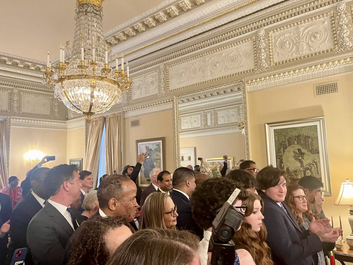 Embassy of Egypt USA (@egyptembassyusa) on Twitter photo In his remarks,@MotazZharan commended former President <a href="/BillClinton/">Bill Clinton</a>’s vision for proactive engagement in the Middle East. <a href="/InstituteRodham/">Rodham Institute</a>🇪🇬🇺🇸 In his remarks,@MotazZharan commended former President <a href="/BillClinton/">Bill Clinton</a>’s vision for proactive engagement in the Middle East. <a href="/InstituteRodham/">Rodham Institute</a>🇪🇬🇺🇸
