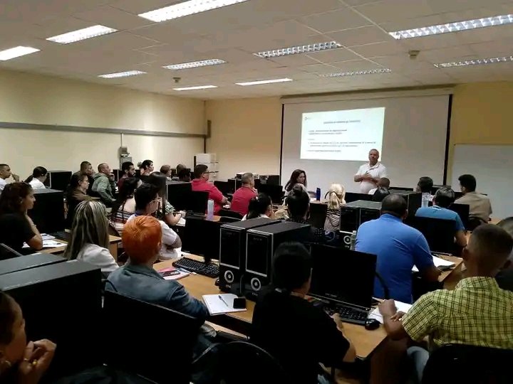 Se inicia la 3ra edición de la Maestría en Administración de Negocios de la Facultad de Ciencias Económicas, con sede en el Centro Regional de Capacitación de ETECSA Villa Clara. <a href="/UCLVCU/">UCLV 🇨🇺</a> <a href="/CubaMES/">MES</a> @CancioDiaz_Y <a href="/YerenisTorres/">Yerenis Torres</a> <a href="/JMC_Cubano/">José Antonio Marimón Carrazana</a> <a href="/lbolivera73/">Luis A. Barranco Olivera</a>