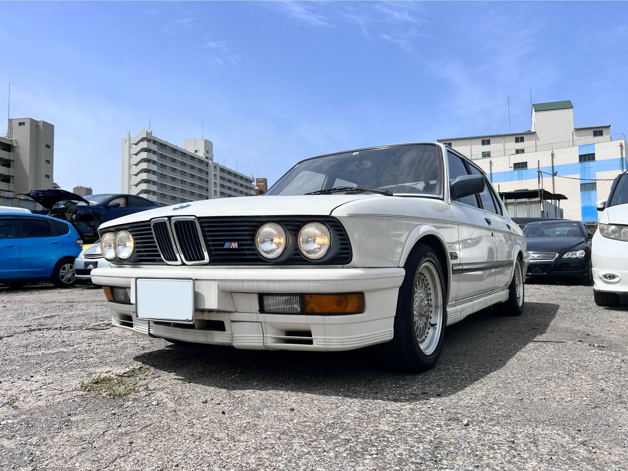 中古品 1/43 オートアート BMW E28 M5 ドルフィン グレー（Bmw